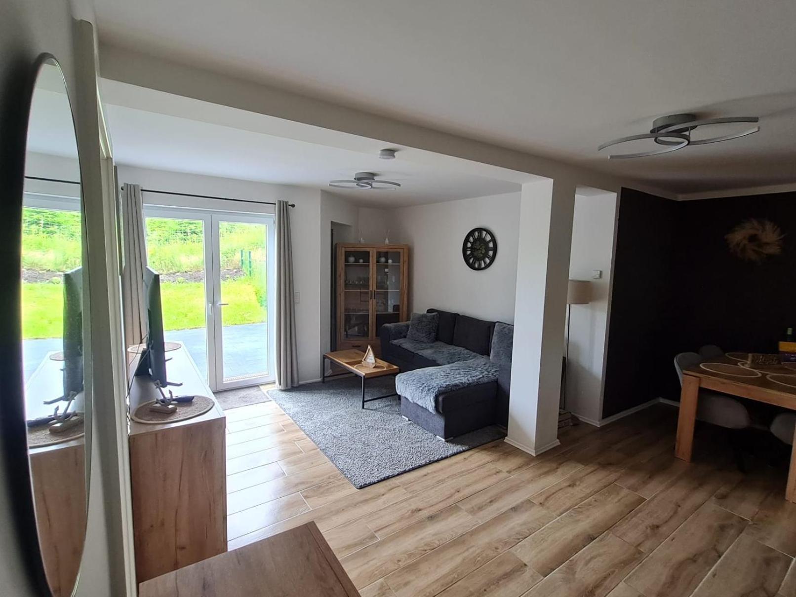 Greenhouse Living Apartment Nivis Mit Garten - 4 Minuten Nach Winterberg - Wandern, Mountainbike Fahren - Natur Geniessen Medebach Kamer foto